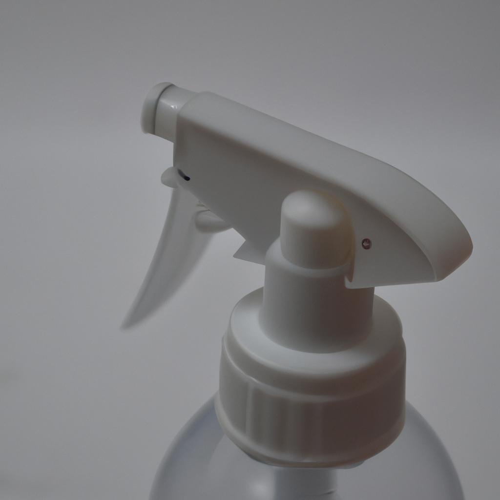 This spray bottle has a comfortable grip and a spray nozzle that produces a fine mist for even distribution.